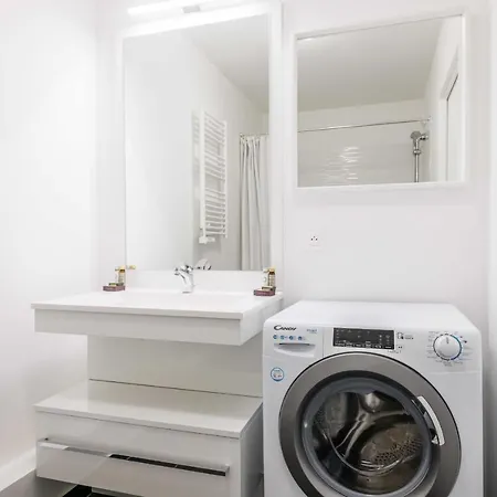 Modern - 2br-5p - Puces De Saint-ouen *